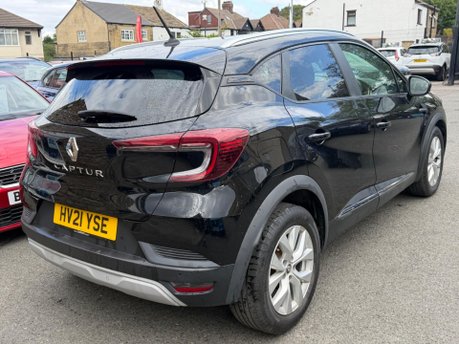 Renault Captur ICONIC TCE 8