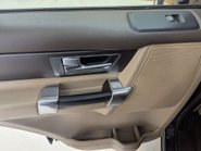 Land Rover Discovery 3.0 Discovery SE Tech SDV6 Auto 4WD 5dr 46