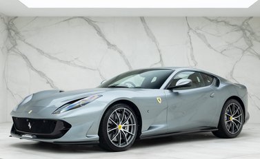 Ferrari 812 Superfast 6