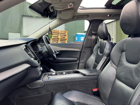 Volvo XC90 2.0 B5 MHEV Inscription Auto 4WD Euro 6 (s/s) 5dr 9