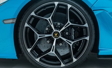 Lamborghini Revuelto 25