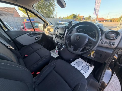 Renault Trafic 1.6 dCi 27 Sport Nav SWB Standard Roof Euro 6 5dr 15