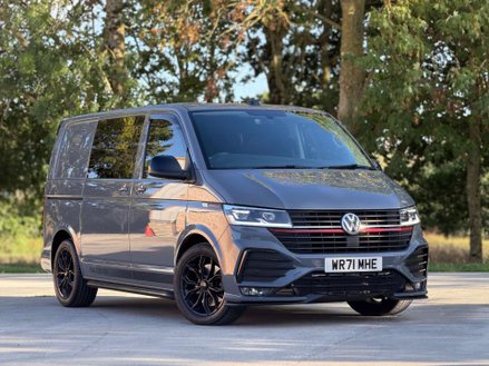 Volkswagen Transporter 2.0 Transporter T32 Sportline Black Edition TDI Semi-Auto