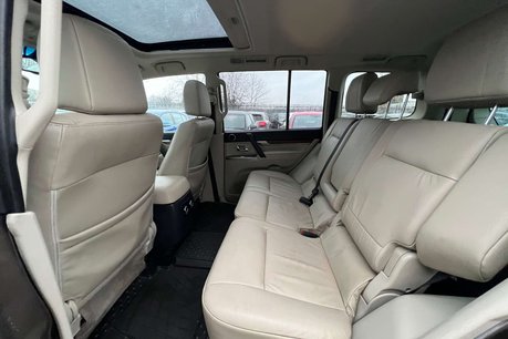 Mitsubishi Shogun 3.2 DI-DC SG3 SUV 5dr Diesel Auto 4WD Euro 5 LWB (197 ps) 38