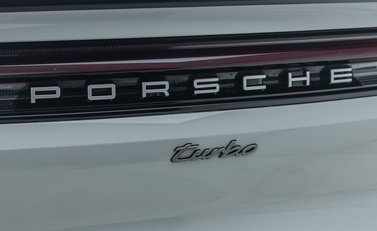 Porsche Cayenne TURBO E-HYBRID COUPE 39