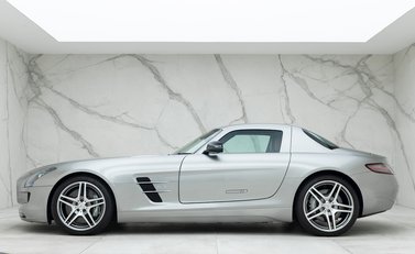 Mercedes-Benz SLS AMG 2