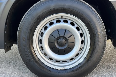 Volkswagen Crafter CR35 Tdi 140 ps Startline Dropside Truck 26