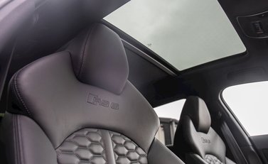 Audi RS6 Avant Performance 14