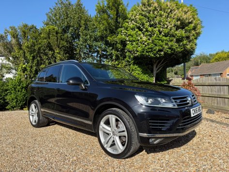 Volkswagen Touareg 3.0 TDI V6 BlueMotion Tech R-Line Tiptronic 4WD Euro 6 (s/s) 5dr
