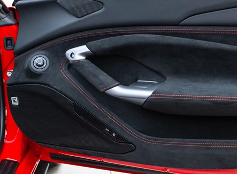 Ferrari F8 Spider 20