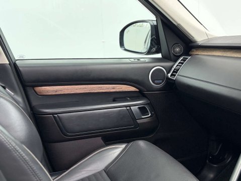 Land Rover Discovery 3.0 Discovery Luxury HSE TD6 Auto 4WD 5dr 18