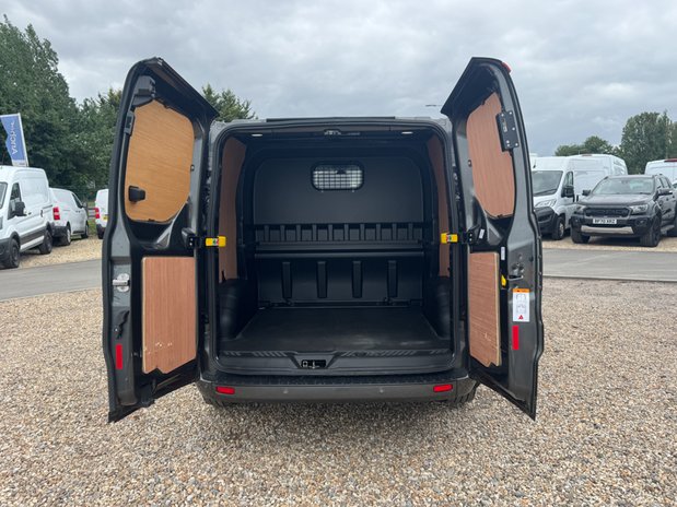 Ford Transit Custom Crew Cab AUTO SWB L1H1 Low Roof Limited 300 Air Con Alloys EURO 6 9