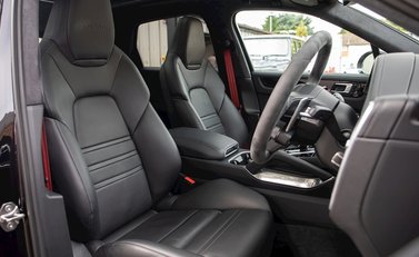 Porsche Cayenne Turbo 12