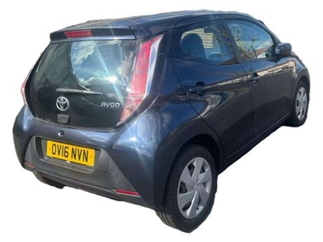 Toyota Aygo 1.0 VVT-i x-play Hatchback 5dr Petrol x-shift Euro 6 (68 ps) 4
