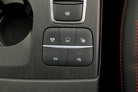 Ford Kuga ST-LINE X 36