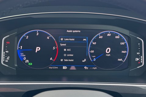 Volkswagen Tiguan R-LINE TDI DSG - RARE LEATHER INTERIOR - APPLE CAR PLAY -CAMERA 41