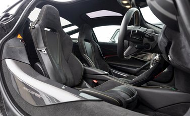 McLaren 720S Performance 12