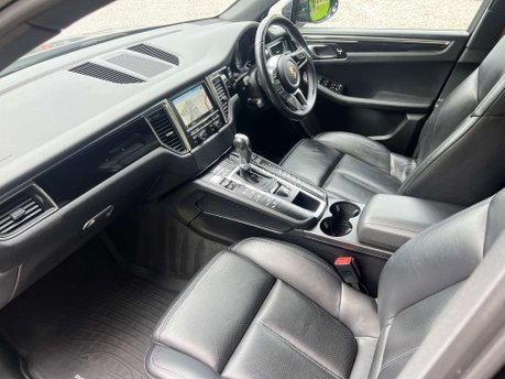 Porsche Macan 3.0 Macan S Semi-Auto 4WD 5dr 35