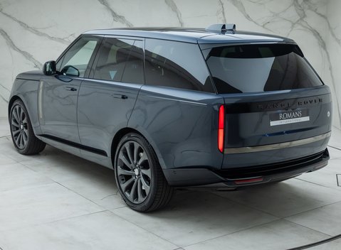 Land Rover Range Rover P530 SV 12