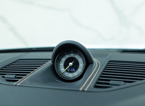 Porsche 911 GT3 TOURING (992) 14