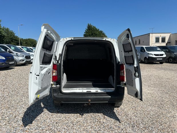 Citroen Berlingo SWB L1H1 Low Roof Enterprise Air Con Sensors Tow Bar EURO 6 9