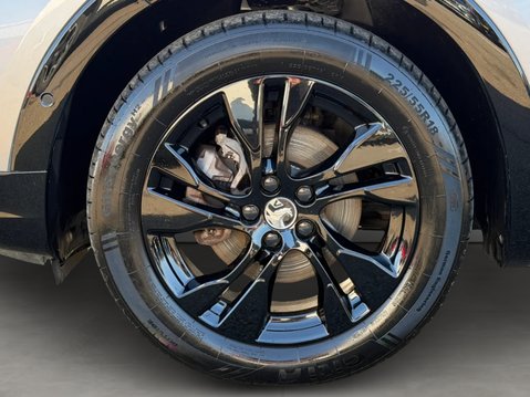 Vauxhall Grandland 1.2 Turbo SRi 5dr 13