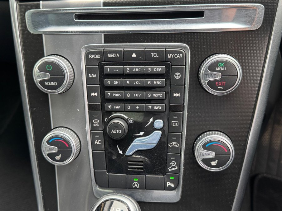 2017 Volvo XC60 — image 22