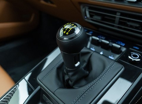 Porsche 911 GT3 Touring (992) 33