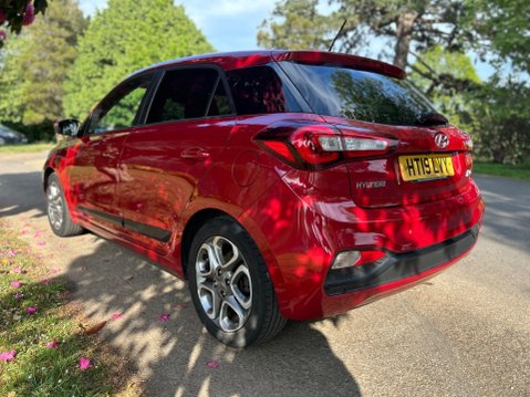 Hyundai i20 T-GDI PREMIUM NAV 17
