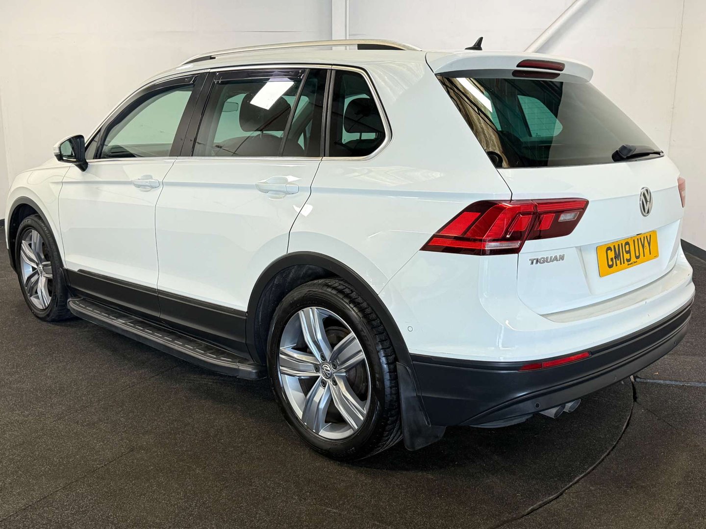 2019 Volkswagen Tiguan — image 3
