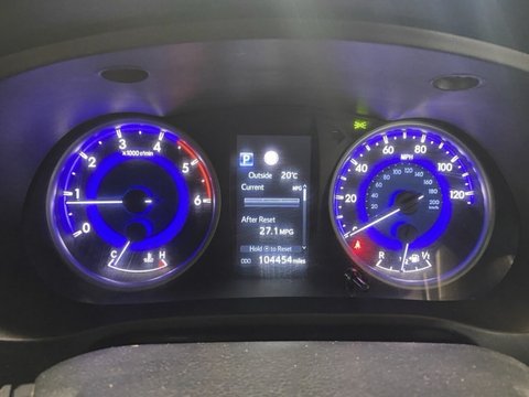 Toyota Hilux INVINCIBLE 4WD D-4D DCB 16