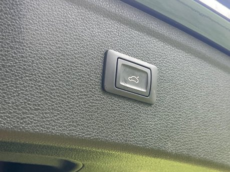 Audi Q5 TDI QUATTRO S LINE BLACK EDITION 32