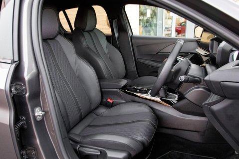 Peugeot 208 PURETECH GT S/S 31