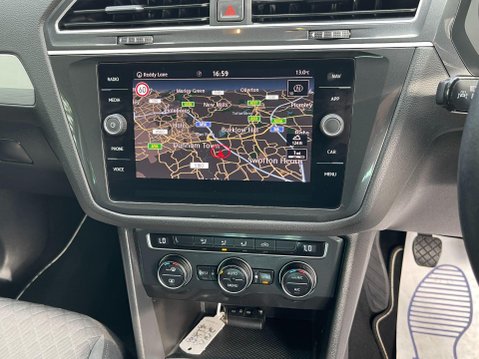 Volkswagen Tiguan 2.0 TDI SE Navigation Euro 6 (s/s) 5dr 15
