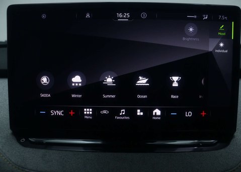 Skoda Enyaq Enyaq iV 60 Nav Lounge 5dr 24