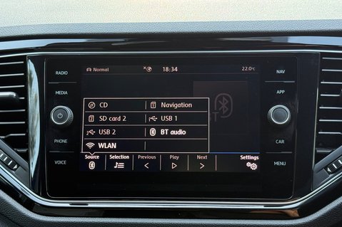 Volkswagen T-Roc R TSI 4MOTION DSG - LAPOIZ BLUE -FULL VOLKSWAGEN SERVICE HISTORY -CARPLAY 50