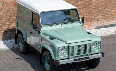 Land Rover Defender 90 Heritage Hard Top 8