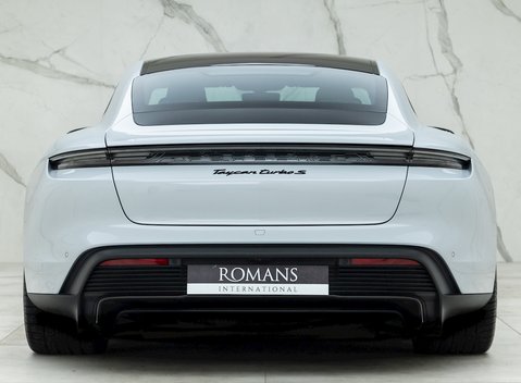 Porsche Taycan Turbo S 5