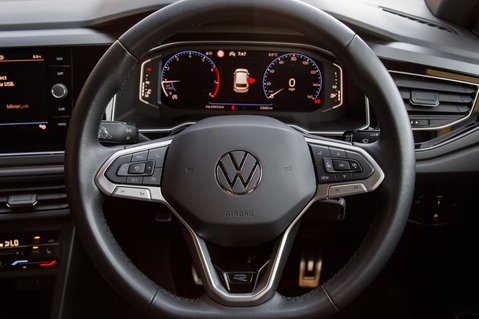 Volkswagen Polo R-LINE TSI 21