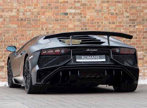 Lamborghini Aventador SV LP 750-4 Coupe 3