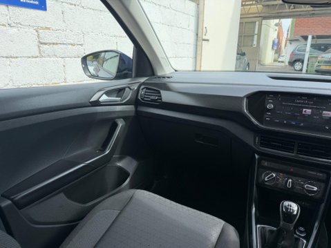 Volkswagen T-Cross 1.0 TSI SE Euro 6 (s/s) 5dr 26