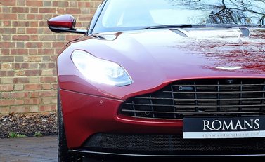 Aston Martin DB11 Launch Edition 6