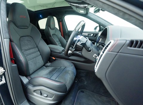 Porsche Cayenne GTS Coupé 11
