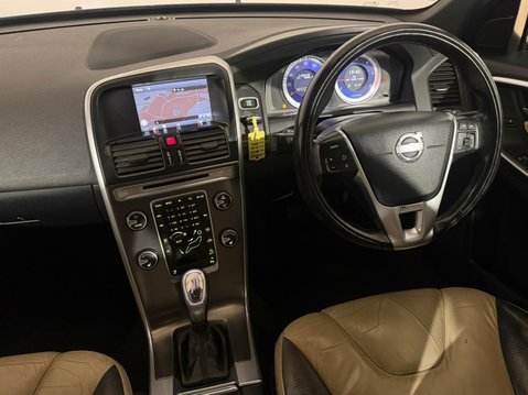 Volvo XC60 D5 R-DESIGN AWD 12