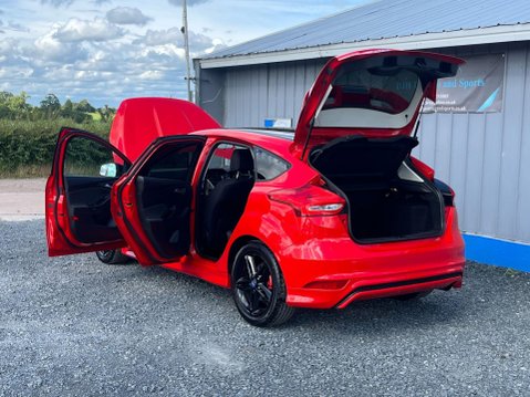 Ford Focus 1.5T EcoBoost Zetec S Red Edition Euro 6 (s/s) 5dr 17