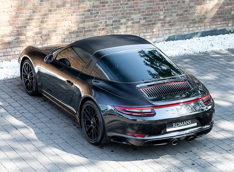 Porsche 911 (991.2) Targa 4 GTS 11