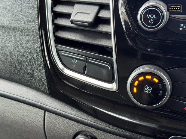 Ford Transit Custom Crew Cab AUTO SWB L1H1 Sport 320 Air Con SELECT 36