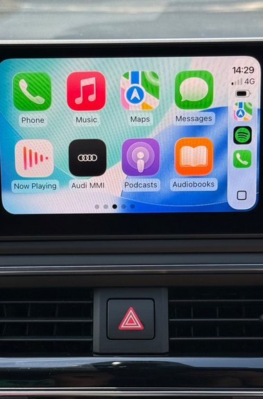 Audi A4 TFSI BLACK EDITION MHEV- APPLE CAR PLAY - REVERSE CAMERA 