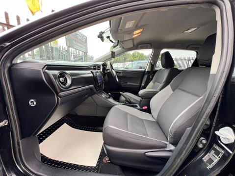 Toyota Auris VVT-I ACTIVE TOURING SPORTS 48
