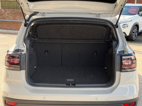 Volkswagen T-Cross BLACK EDITION TSI 6